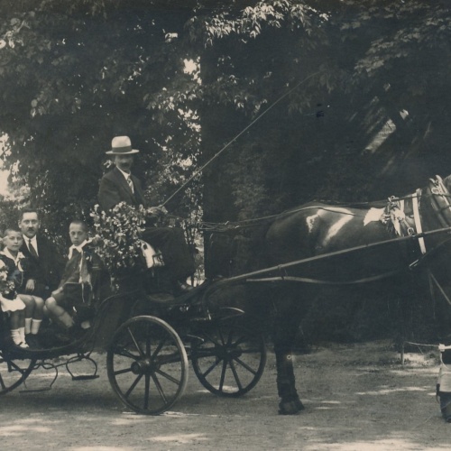 AK Annodazumals Kutsche Vater mit Kinder Ansichtskarte (16598)