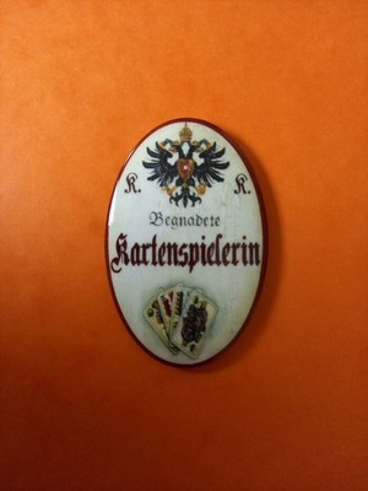 Nostalgie KuK Flaschenöffner Magnet Begnadete Kartenspielerin