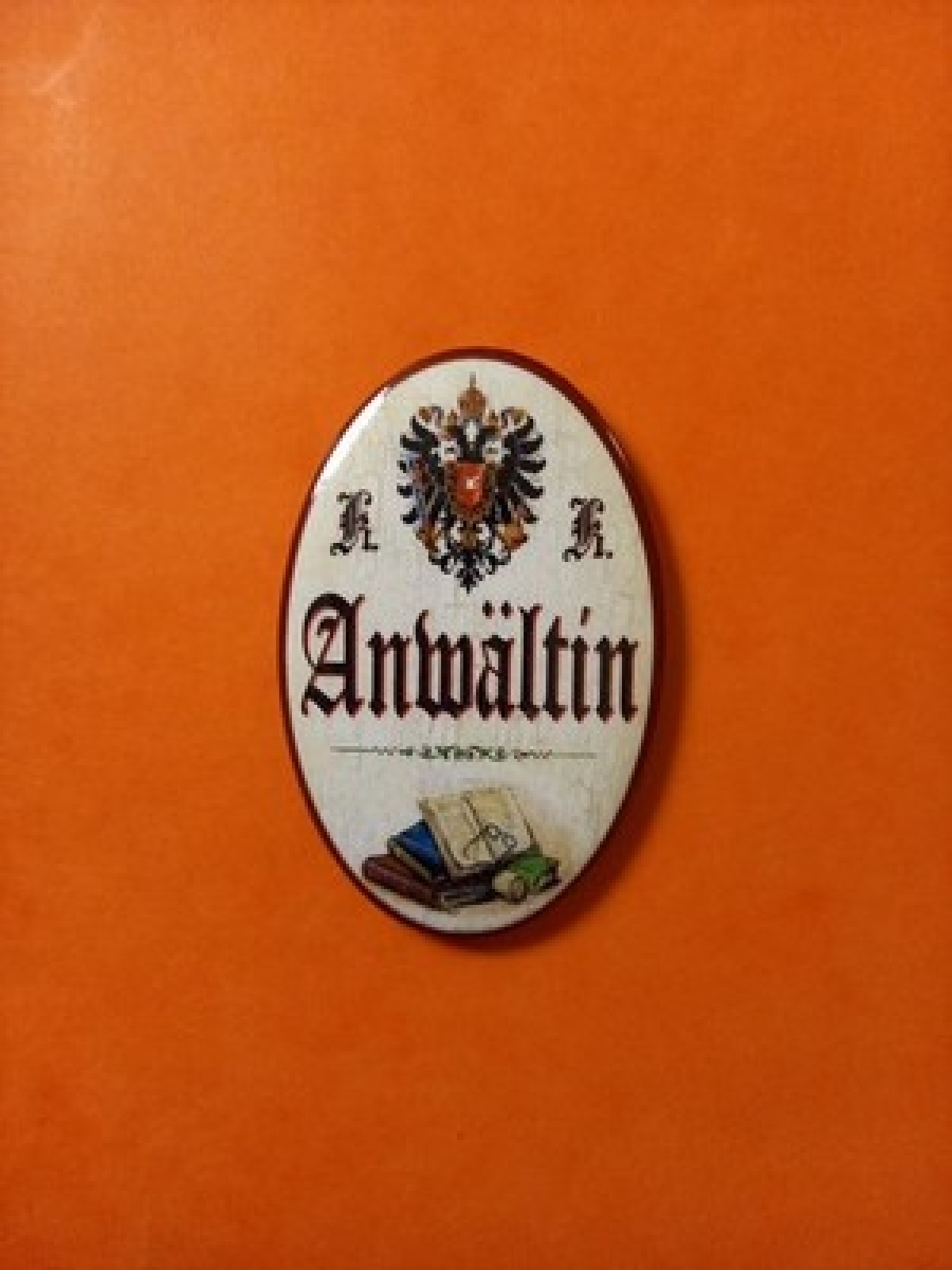 Nostalgie KuK Flaschenöffner Magnet Anwältin