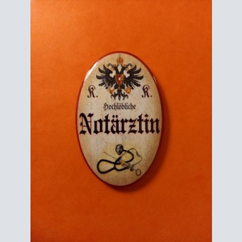 Nostalgie KuK Flaschenöffner Magnet Hochlöbliche Notärztin