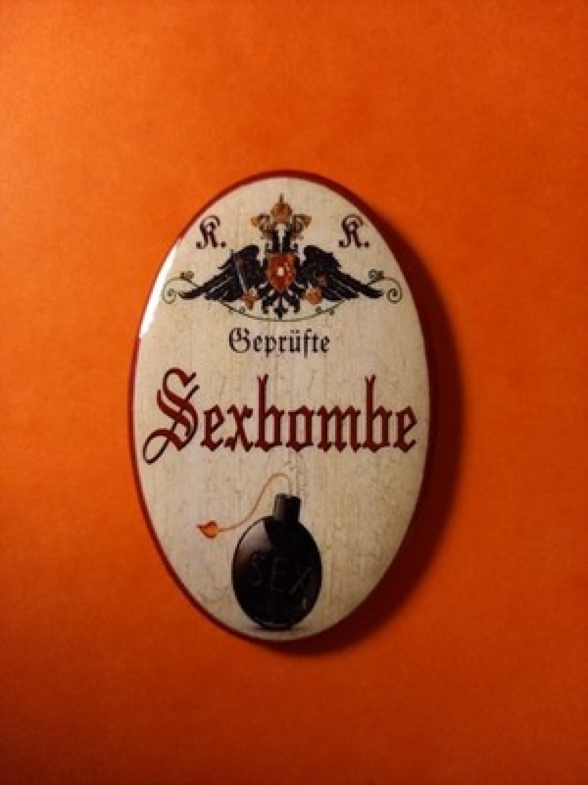 Nostalgie KuK Flaschenöffner Magnet Geprüfte Sexbombe