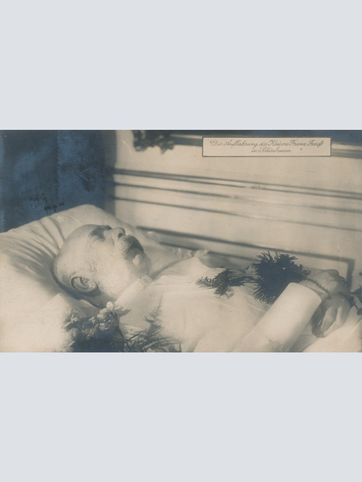 AK die Aufbewahrung des Kaisers Franz Josef im Totenbett Ansichtskarte (16878)