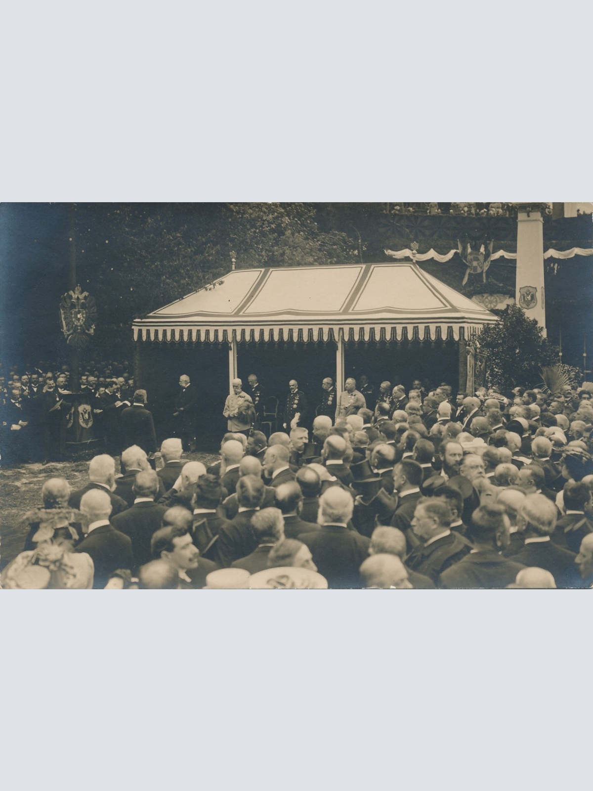 AK Militaria Jubiläumsfest 1904 mit Soldaten in Ausgehuniform Ansichtska (16981)