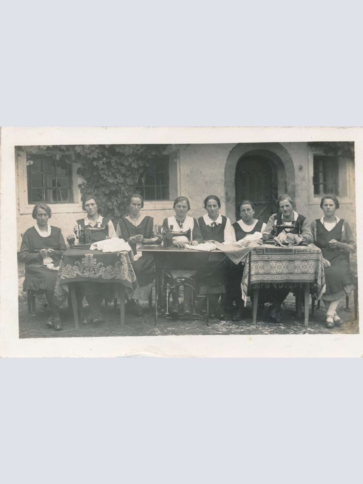 AK Annodazumals Näherinnen bei der Arbeit Ansichtskarte (18030)