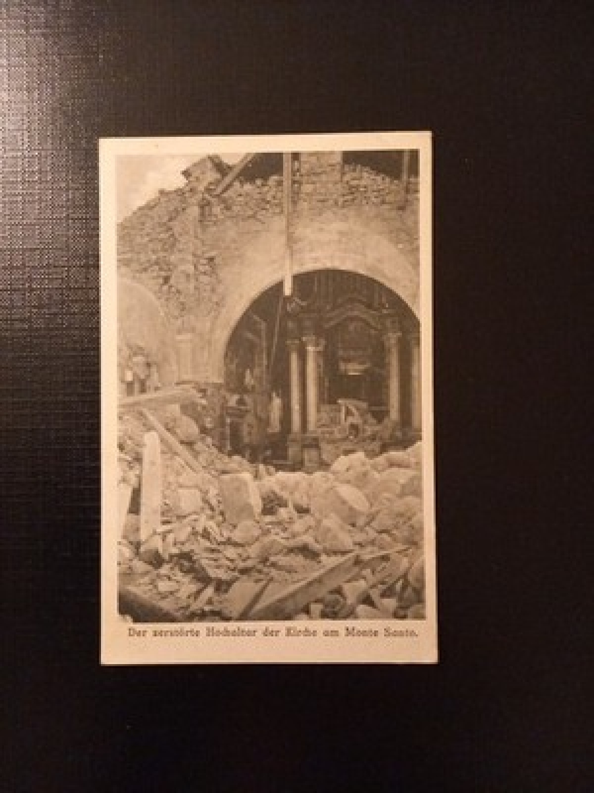 Der Zerstörte Hochaltar Der Kirche Am Monte Santo 170035 Gr