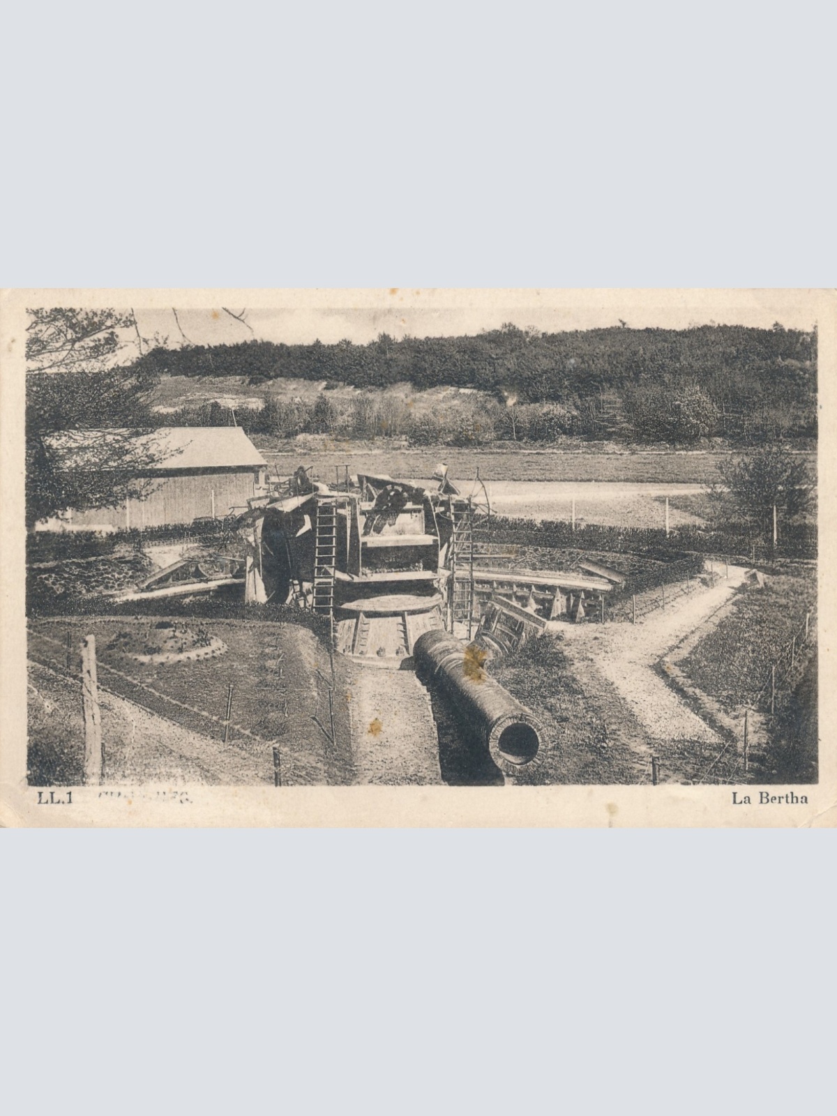 AK aus LL. 1 La Bertha Geschützstellung Ansichtskarte (18257)