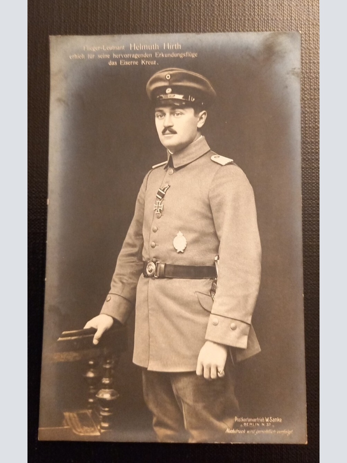 I WK Flieger Leutnant H. Hirth Fliegerabzeichen Abzeichen Uniform 50176 GA SH1