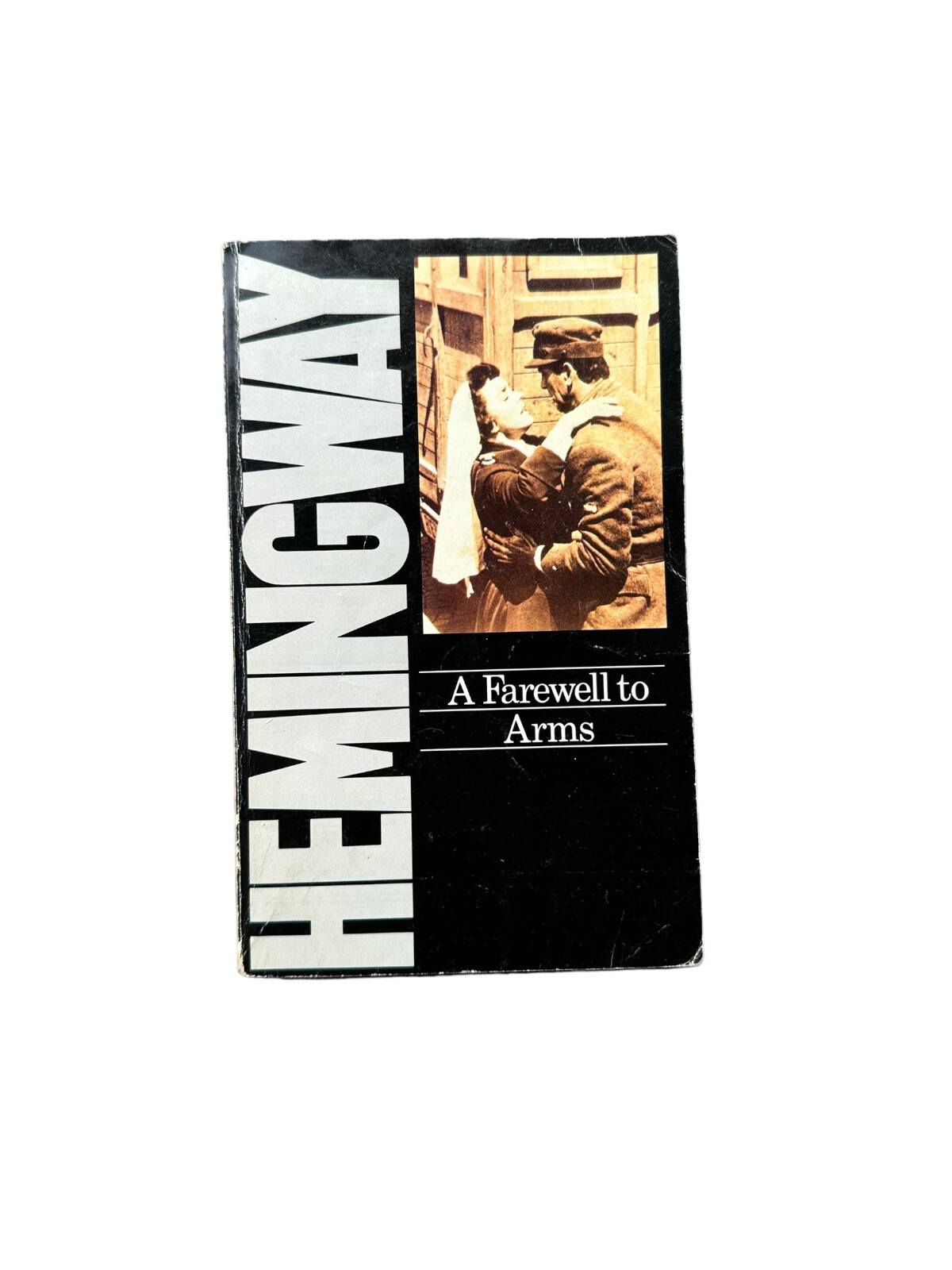 4770 Ernest Hemingway A FAREWELL TO ARMS. Panther Books: London
