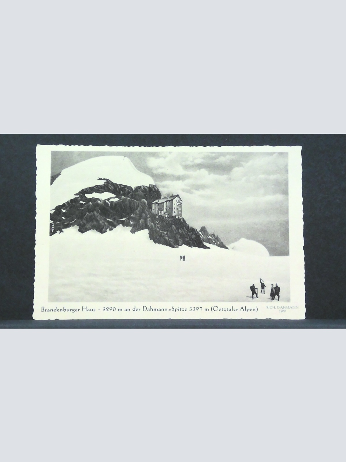 Brandenburger Haus and der Dahmann Spitze Ötztaler Alpen JW 500232 F