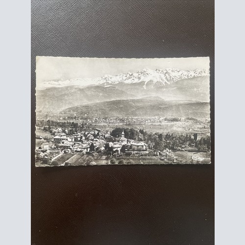 Claix (Isere) Vue generale. Au fond, Pont-de-Claix et les Alpes. 400785 DN A