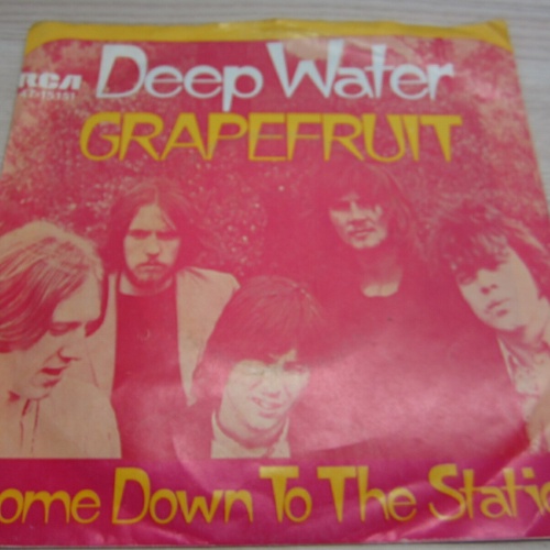 Single /   Grapefruit ?– Deep Water  / DE  PRESS / RAR /