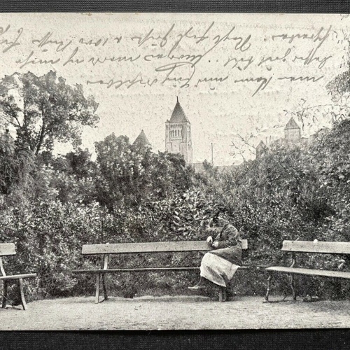 Posen Poznań Schillerpark Stadt Frau Parkbank Turm Polen 410109 TH D