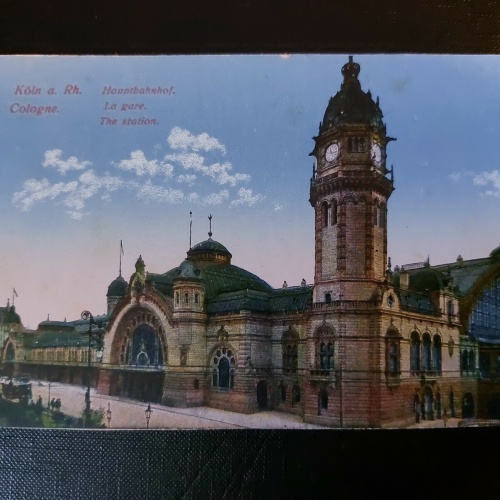 Köln am Rhein Hauptbahnhof Uhrturm Platz Laternen 402588 WM A