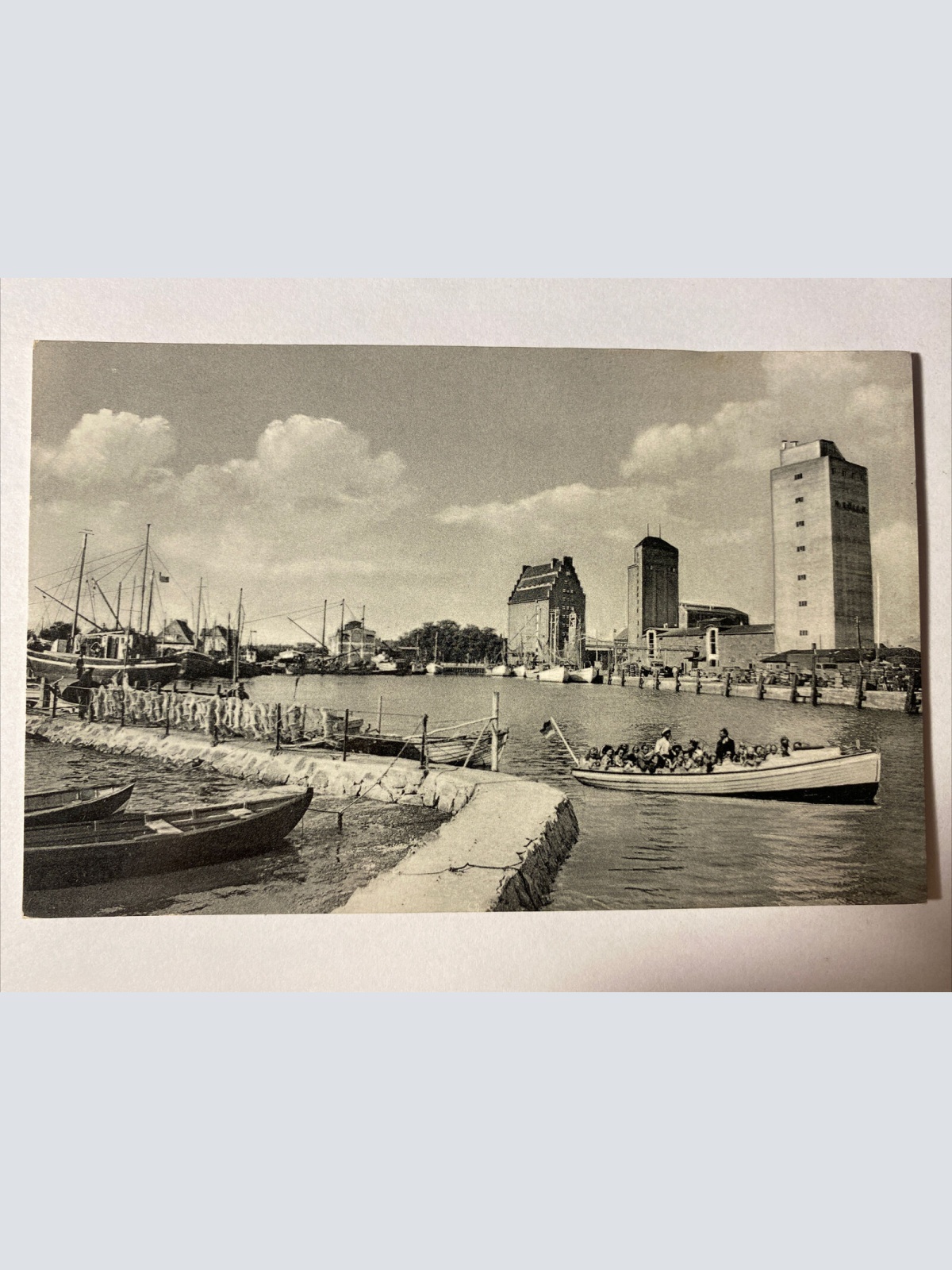 Ostseebad Burg - Insel Fehmarn, Hafen mit Fährboot 410004 AH