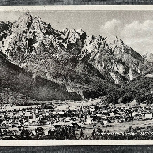 Lienz mit Dolomiten Stadt Gebirge Berg Wald Osttirol Österreich 402663 TH C