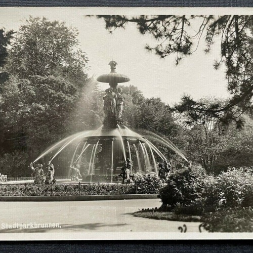 AK  Graz Stadtparkbrunnen Garten Springbrunnen Statue Wald Österreich 402616 TH